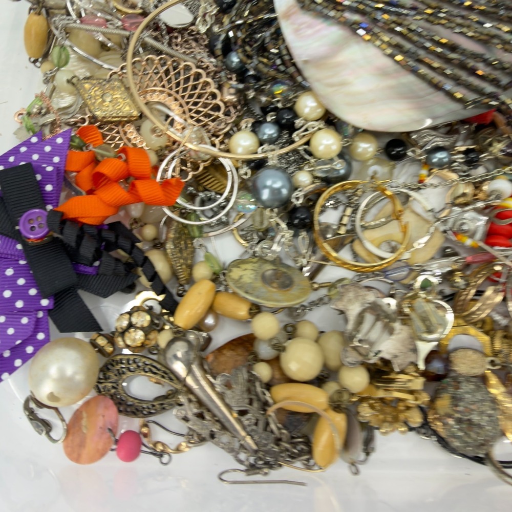 Craft Beading Jewelry Lot Mixed Costume Pieces DIY Upcycle Repair Supplies - Picture 10 of 16